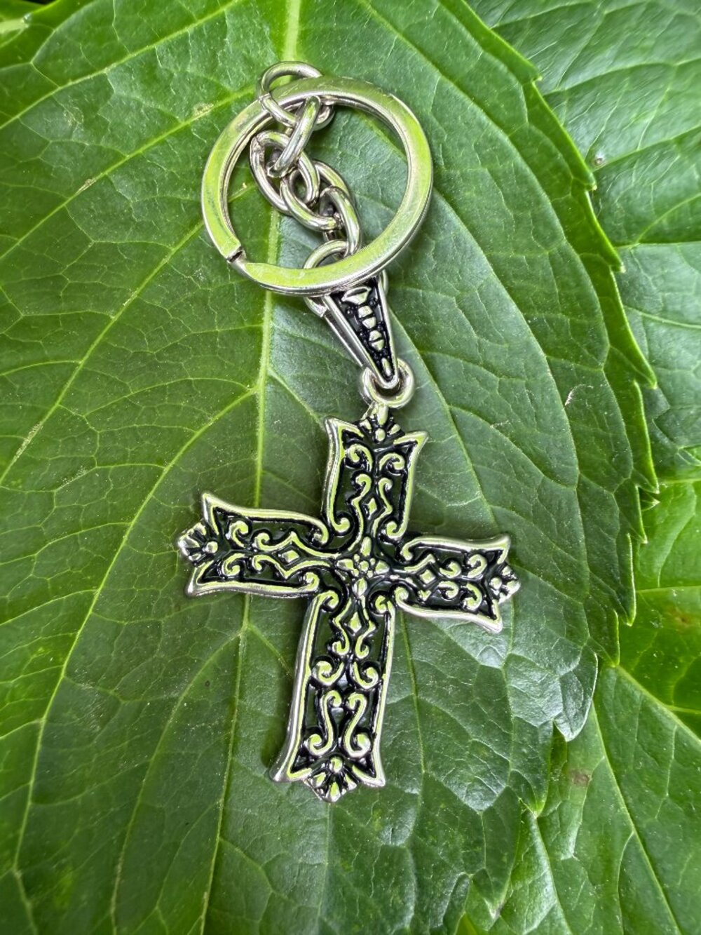 Roadmaster Cross Key Chain - Picture 3 of 4